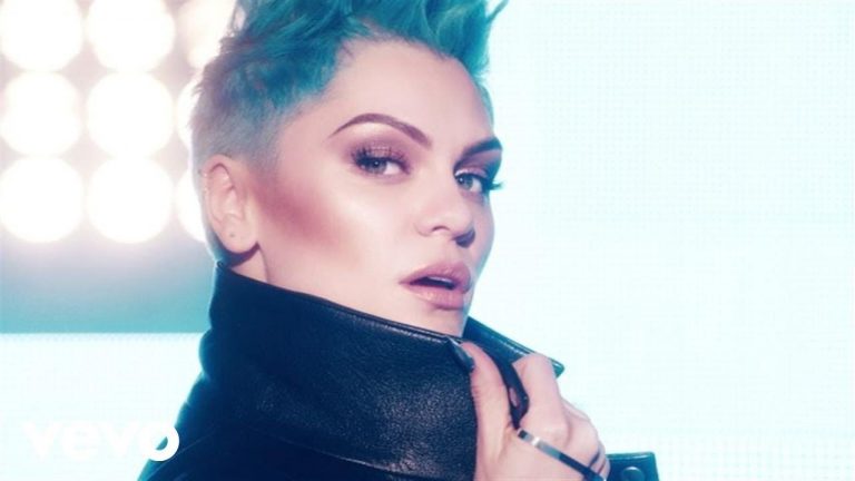 Jessie J – Can’t Take My Eyes Off You x MAKE UP FOR EVER (Official Video)